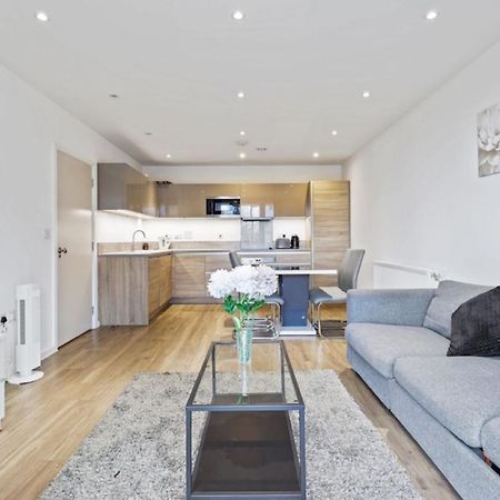 Canning Town 2 Bed Apartment Londen Buitenkant foto