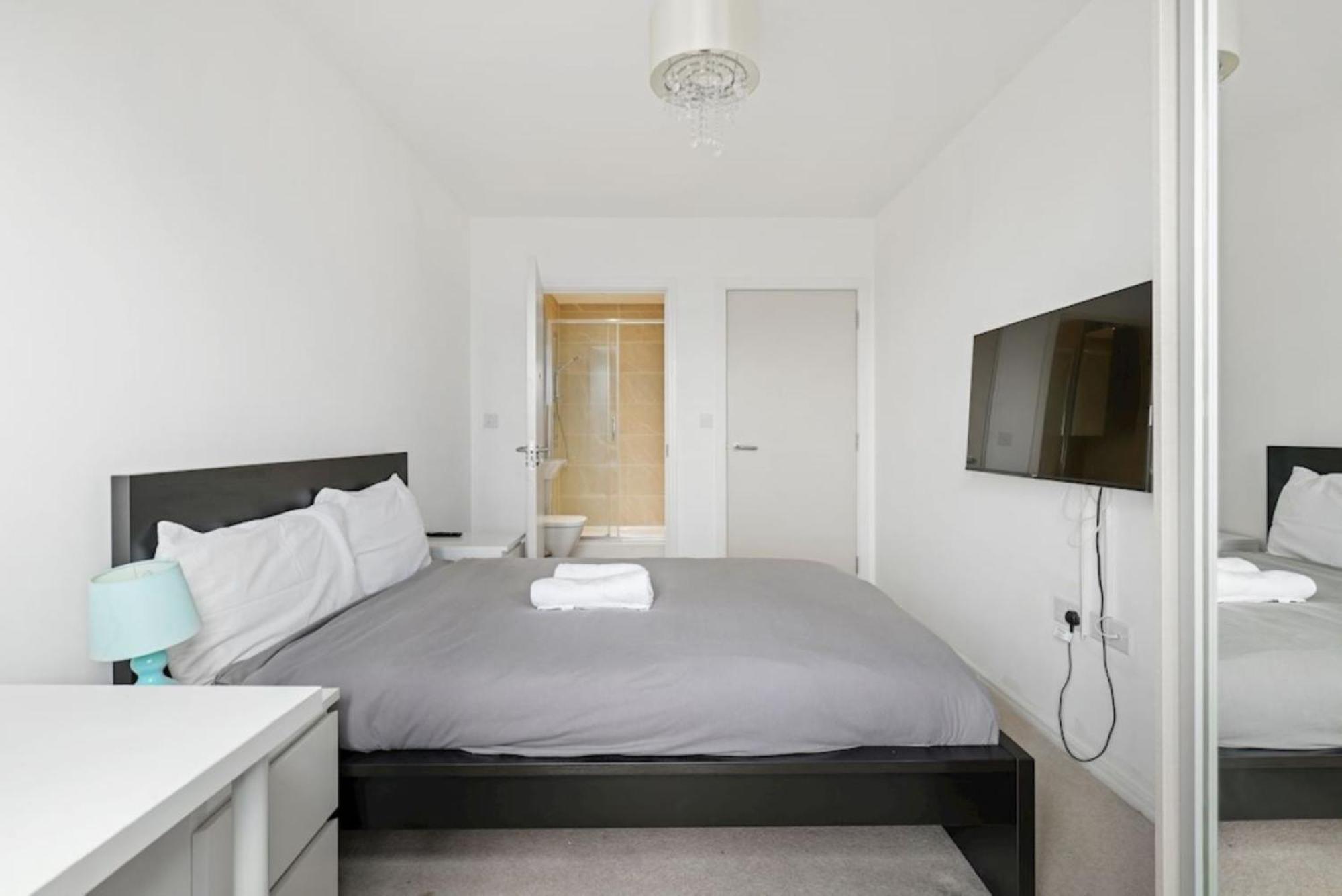 Canning Town 2 Bed Apartment Londen Buitenkant foto